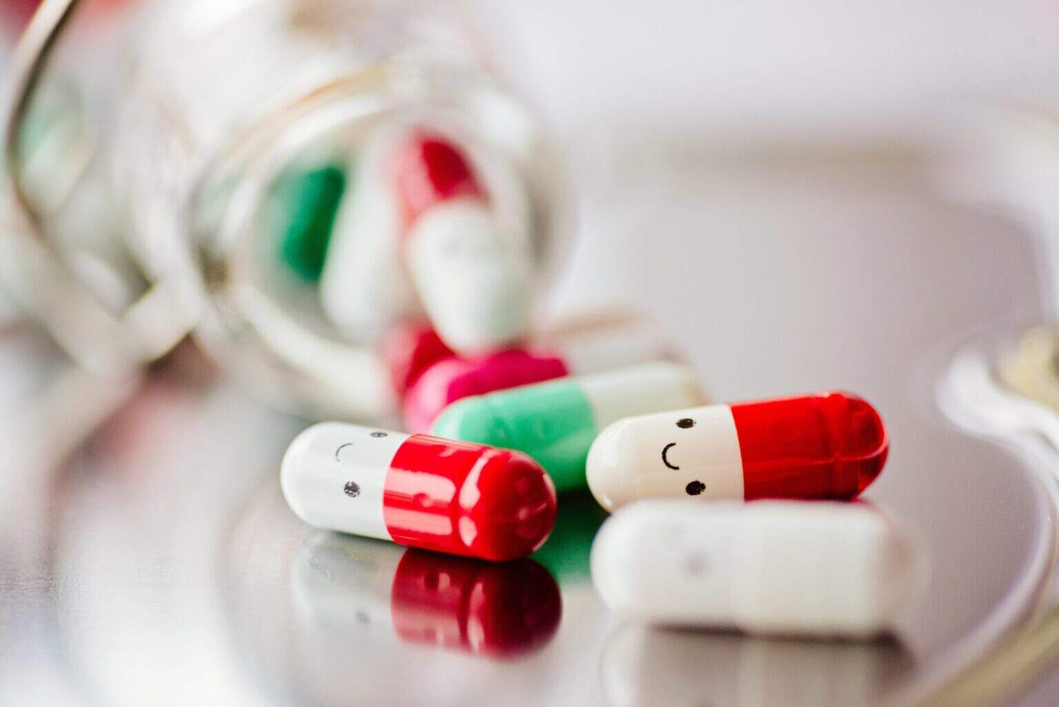 SSRI vs SNRI: Key Differences, Side Effects & Uses